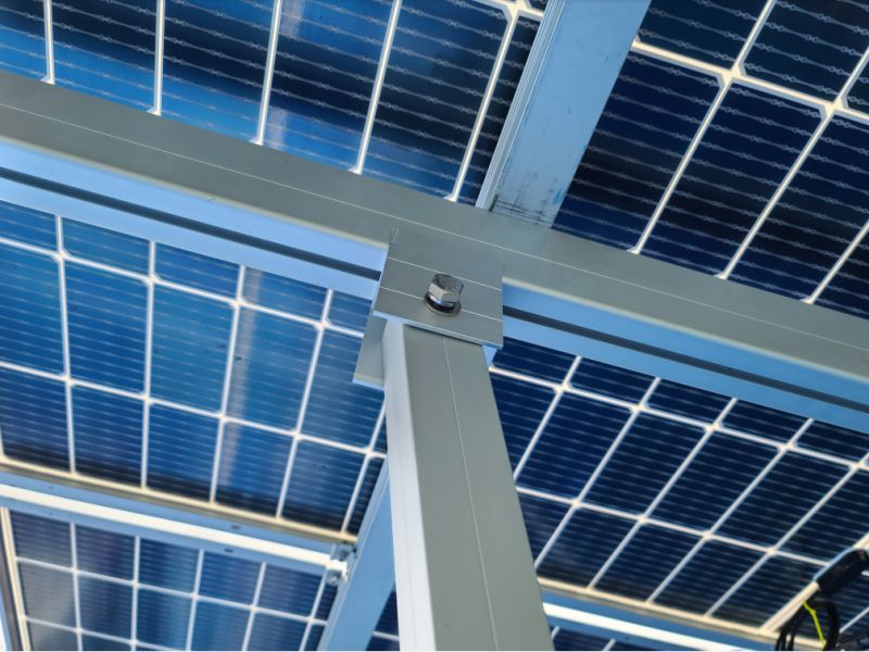 Système de montage solaire sur toit en aluminium (1)(1)