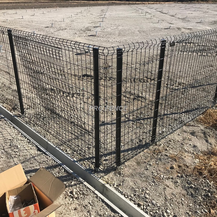 C-shaped welded wire mesh fence (6)