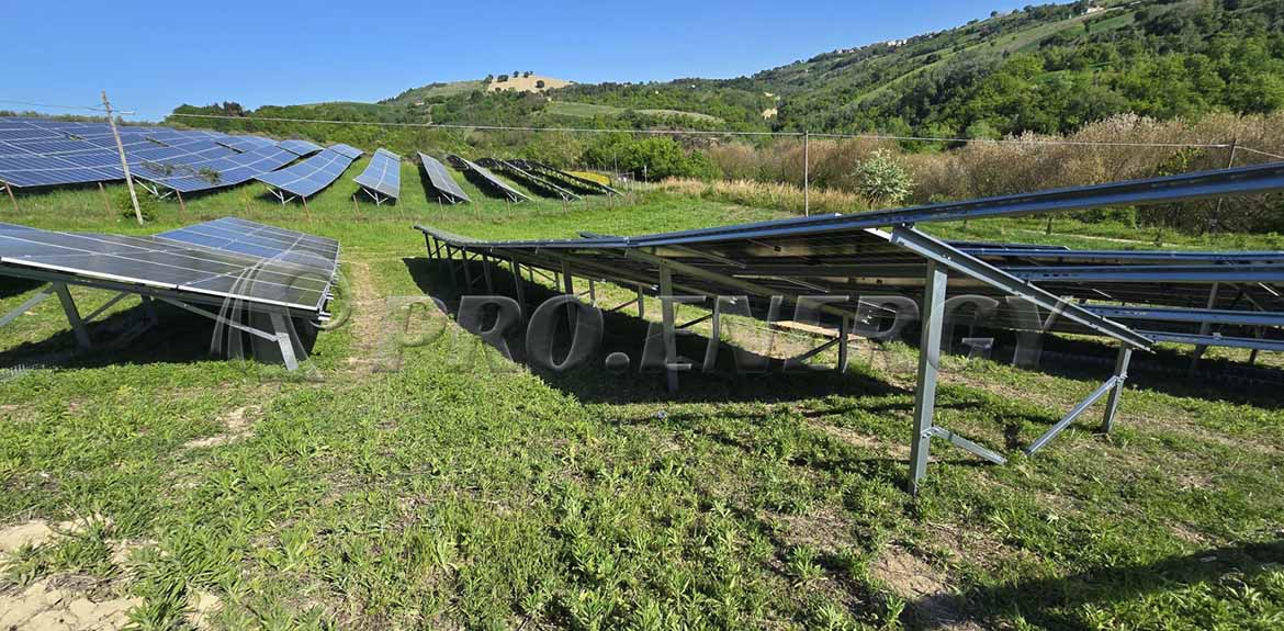 1MW Hillside Solar Mounting System Solution
