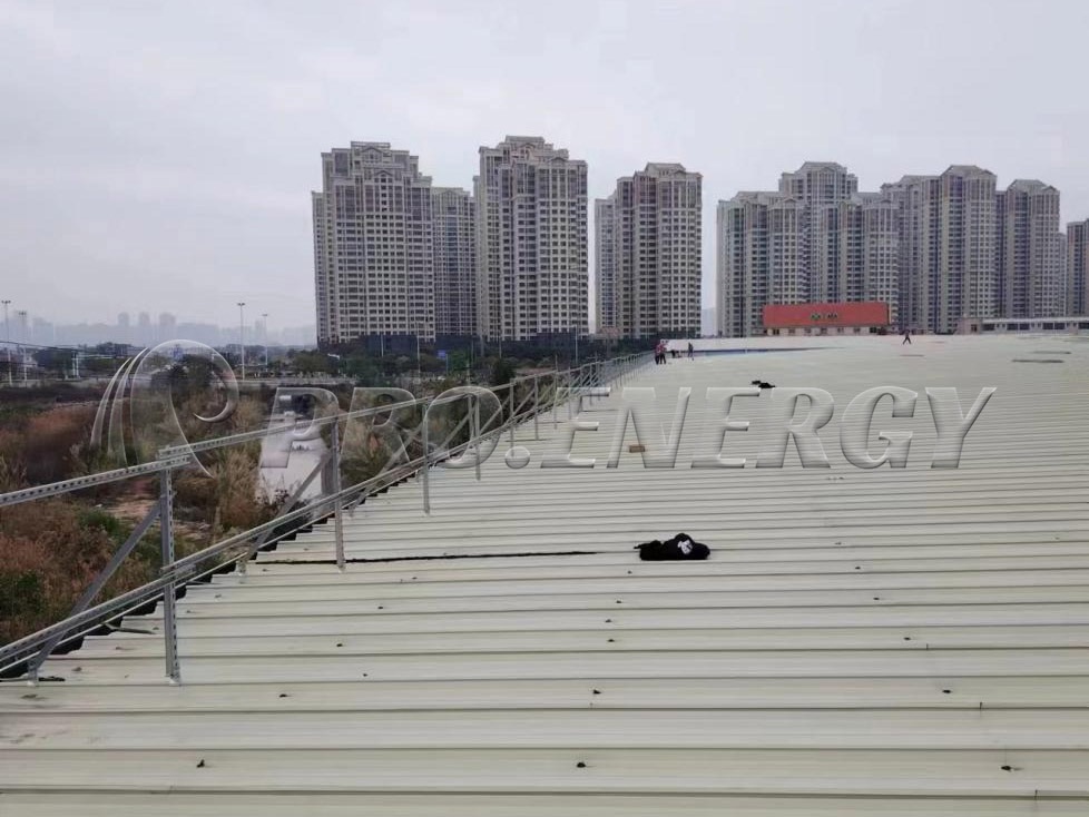 Guardrail System For Rooftop Solar Projects
