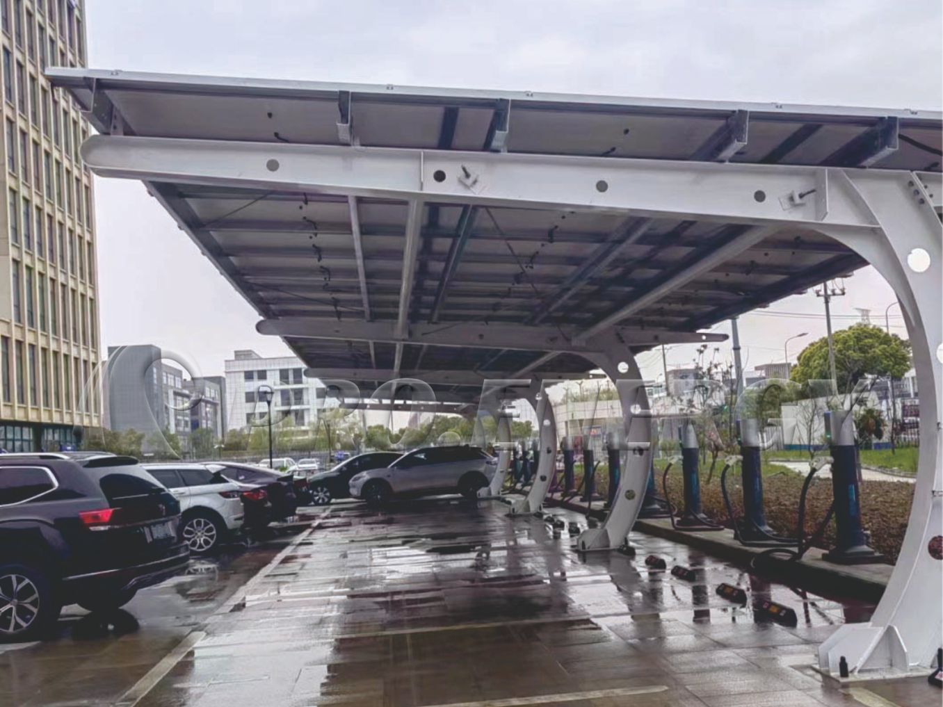 Aesthetic C‑type waterproof solar carport visual